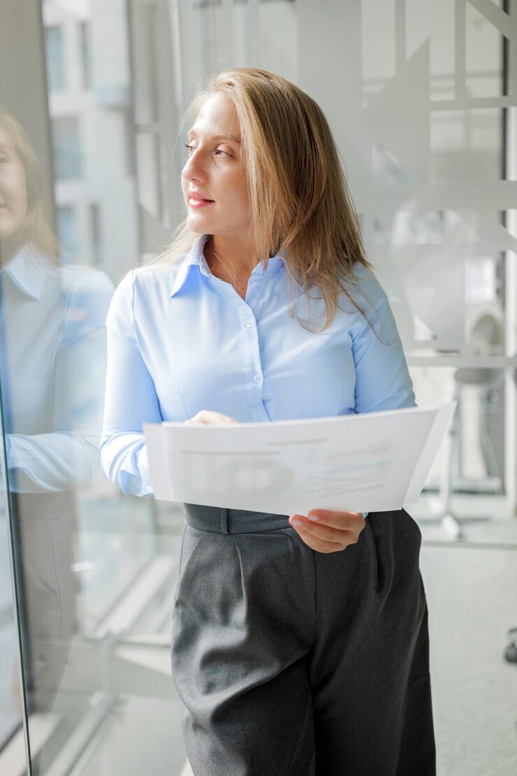 Sophia Bennett — Director of Global Logistics & Export Compliance